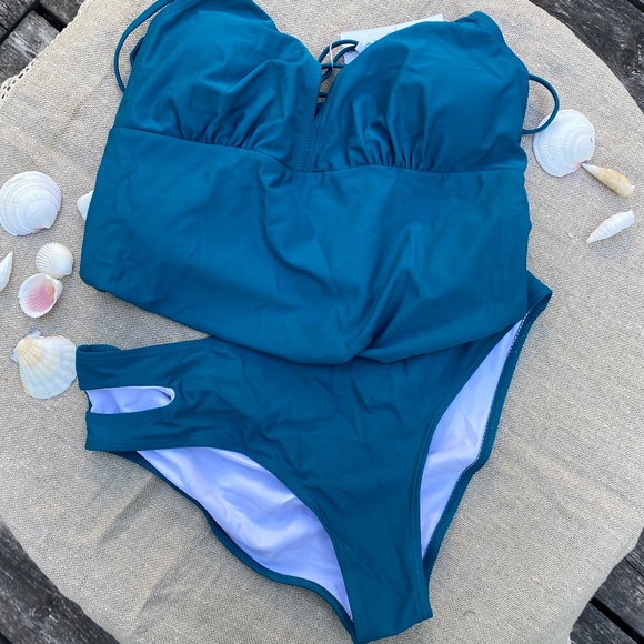 Beachsissi Tankini set in a Soft Green Colour Criss Cross Back Cut Out Bottoms - Picture 1 of 15